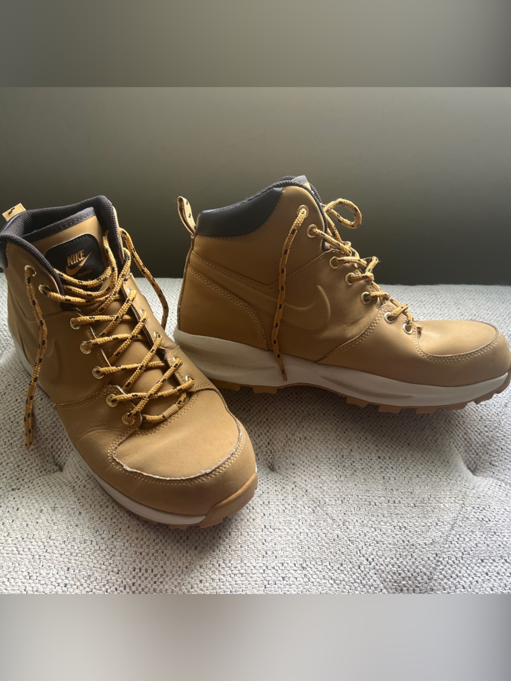 Nike Men’s Tan/Black Rugged Trail Boots